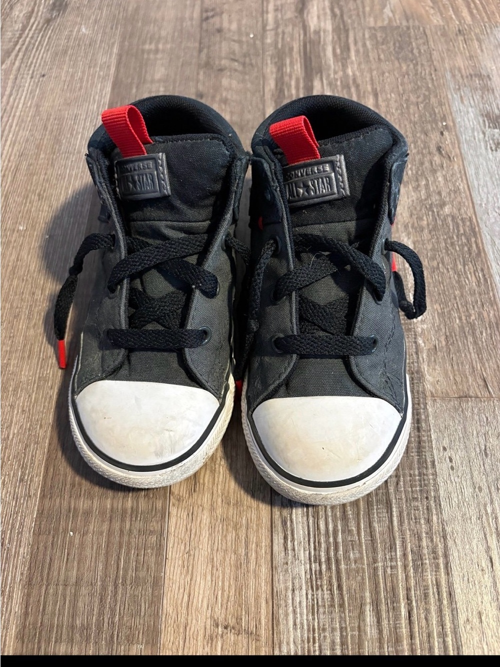 Kid’s Toddler Converse Chuck Taylor All Star Axel Mid Top Sneakers | Size 10